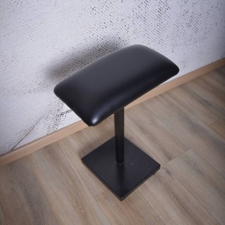 Mbajtese kembesh e zeze